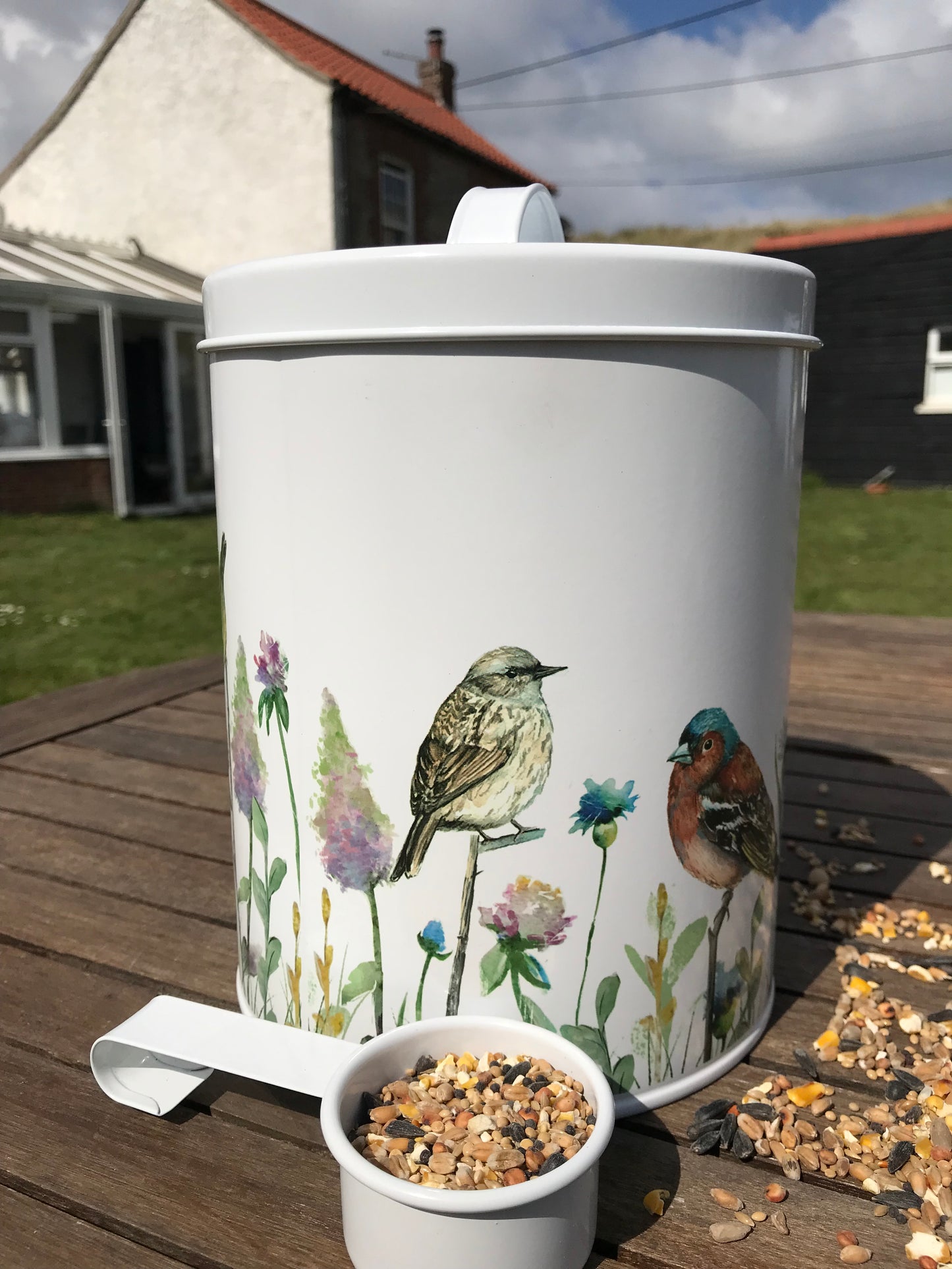 rabbit food storage dog biscuit barrel wild bird gifts feed the birds food storage with scoop bits and bobs tin seed tins storage pet food storage tin bird seed containers bird feed storage container fat balls storage bird food bin bird feeding gifts bird food scoop bird food storage bins rodent proof dry bin budgie gifts gift for bird lovers bird lovers gifts for men bird food tin presents for bird lovers bird food gift set bird feed scoop bird food box bird food containers rodent proof bird food gift sets